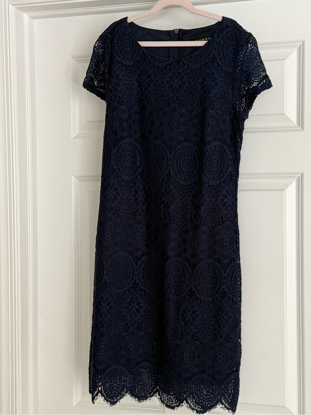Laundry By Shelli Segal Navy Scalloped Lace Shift Dress